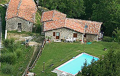 Lucca farm house with pool